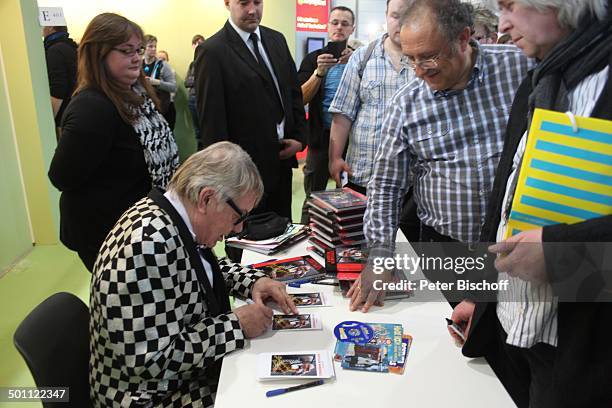 Werner Böhm als Gottlieb Wendehals , Fans, Autogrammstunde bei Buch-Präsentation "Das karierte Verhängnis" , "Leipziger Buchmesse", Leipzig, Sachsen,...