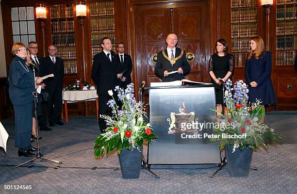 Eugenie Victoria Helena Mountbatten-Windsor, Prinzessin von Großbritannien und Nordirland , Schwester Beatrice Elizabeth Mary Mountbatten-Windsor,...