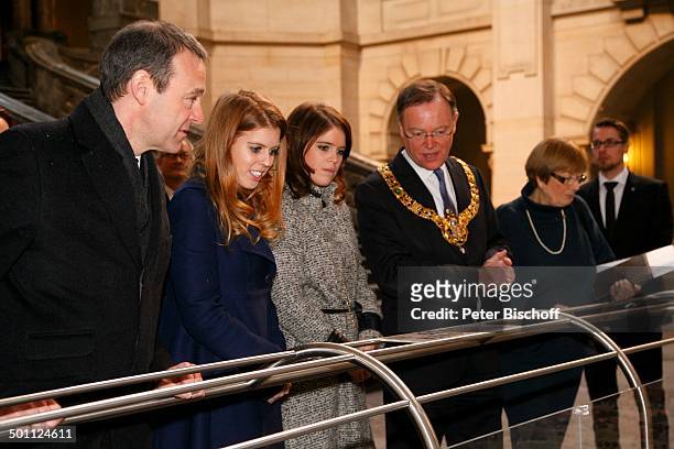 Eugenie Victoria Helena Mountbatten-Windsor, Prinzessin von Großbritannien und Nordirland , Schwester Beatrice Elizabeth Mary Mountbatten-Windsor,...