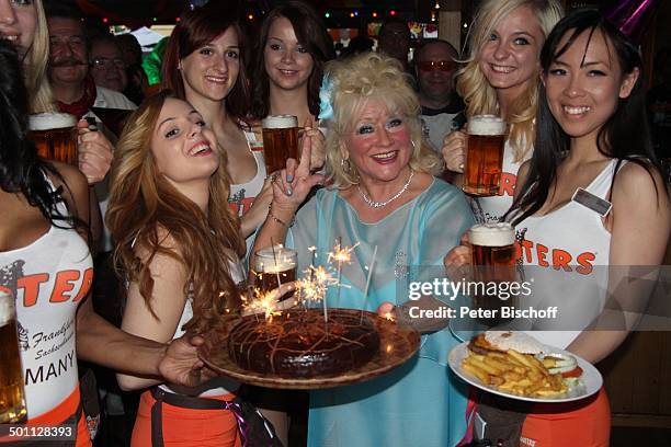 Eva Jacob , sexy "Hooters-Girls", Feier zum 70. Geburtstag von Eva Jacob, Lokal "Hooters, Sachsenhausen, Frankfurt/Main, Hessen, Deutschland, Europa,...