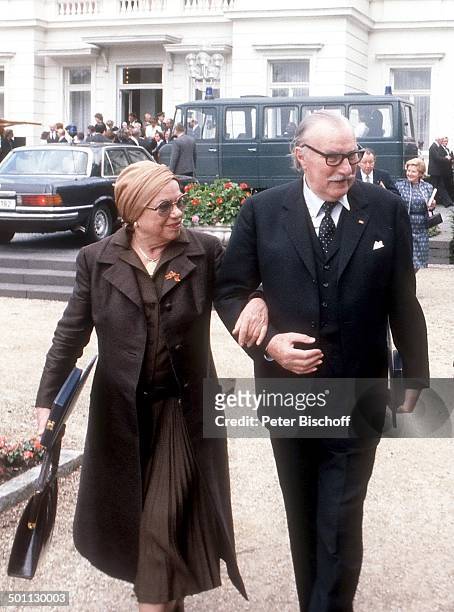 Berta Drews, Martin Held, nach, Verleihung vom Bundesverdienstkreuz 1. Klasse 1981, "Villa Hammerschmidt", Bonn, Nordrhein-Westfalen, Deutschland,...