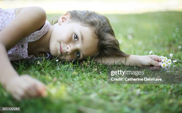 portrait of a 5 years old girl in countryside - 4 5 years stock pictures, royalty-free photos & images