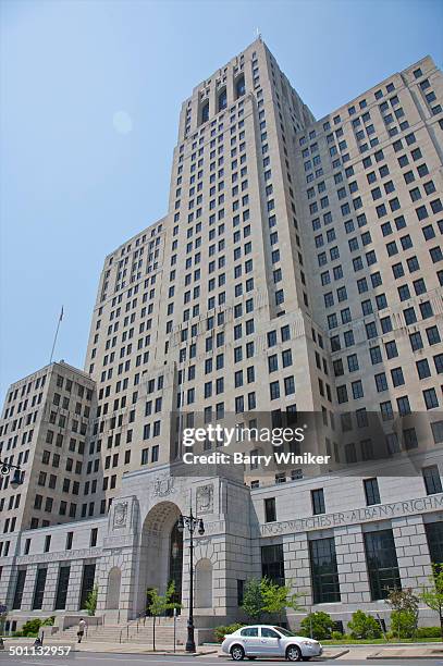 looking up at art deco albany state offices - 1928 stock pictures, royalty-free photos & images