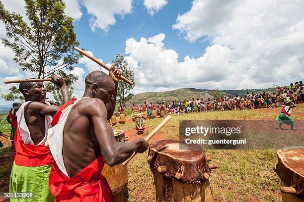 drummers and dancers of gitega in burundi, africa - gitega stock pictures, royalty-free photos & images