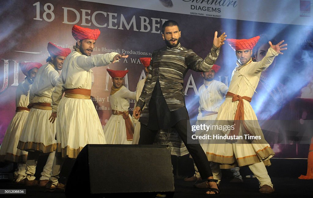 Bollywood Actors Ranveer Singh And Deepika Padukone Promote Movie Bajirao Mastani