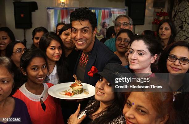 Chef Ranveer Brar taking up cooking workshop at Woodside Inn, Andheri during a "No TV Day" weekend fest organized by Hindustan Times, on December 12,...