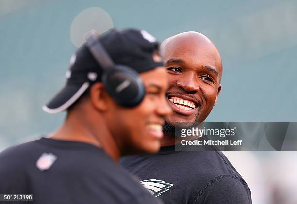 DeMeco Ryans and Jordan Matthews of the Philadelphia Eagles smile during warm-ups before the game against the Buffalo Bills at Lincoln Financial...