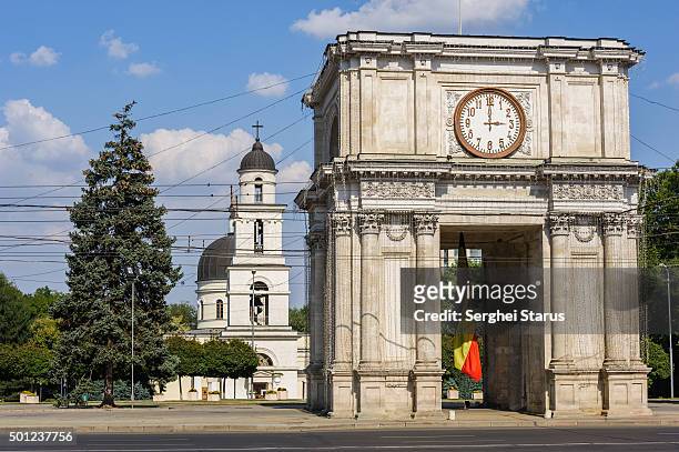 triumphal arch in chisinau, moldova - moldavia stock pictures, royalty-free photos & images