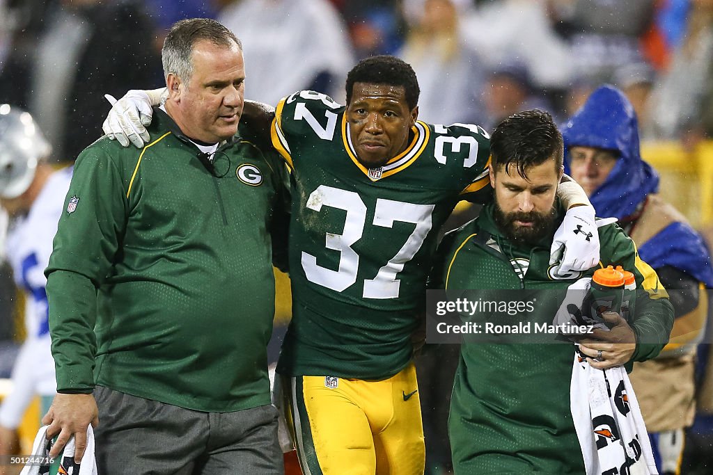 Dallas Cowboys v Green Bay Packers