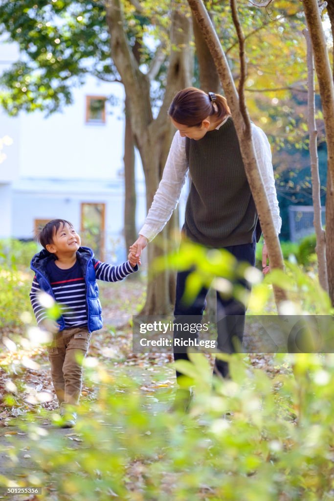 日本の母と子の公園