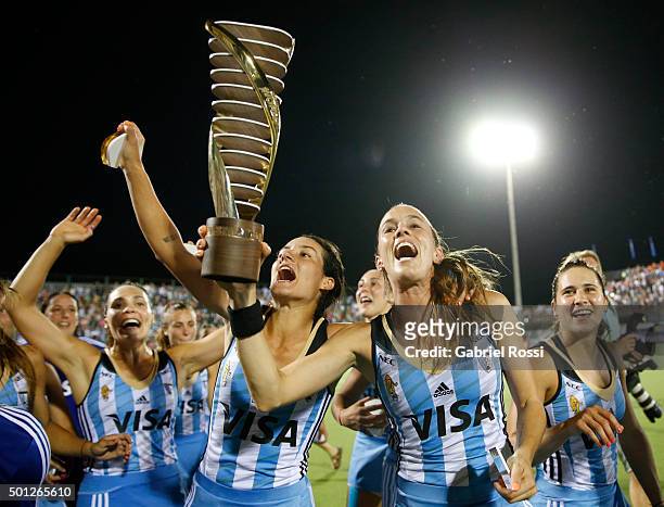 Players of Argentina celebrate after winning the final match between Argentina and New Zealand as part of Day 9 of the Hockey World League Final...
