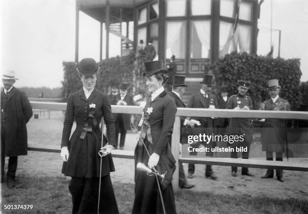 Equestrian sport Participants of the Concours hippique at the harness racing track in Berlin - Ruhleben - 1907 -