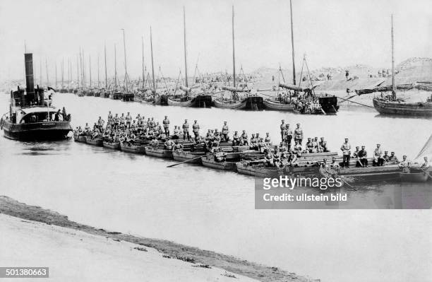 China, German colony Jiaozhou Bay: transport of German sapper troups across a river by the steamer Shanchai - probably around the 1910s