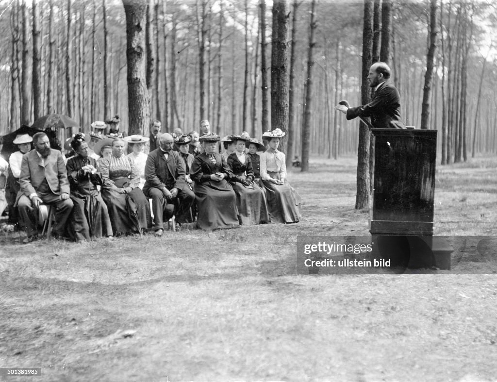 LBerlin - Johannisthal, divine service of the Salvation Army in a forest - 1905 - Published by: 'Berliner Illustrirte Zeitung' 24/1905