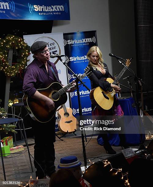 SiriusXM Acoustic Christmas With Jewel And Shawn Mullins at SiriusXM Music City Theatre on December 14, 2015 in Nashville, Tennessee.