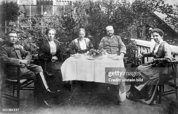 Paul von Hindenburg German field marshal and statesman 2nd President of Gemany 1925-34 Hindenburg with his family on his 70th birthday, from left...