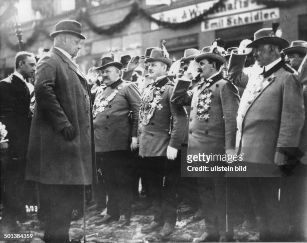 Paul von Hindenburg German field marshal and statesman 2nd President of Gemany 1925-34 Hindenburg visiting East Prussia in 1922: greeting the...