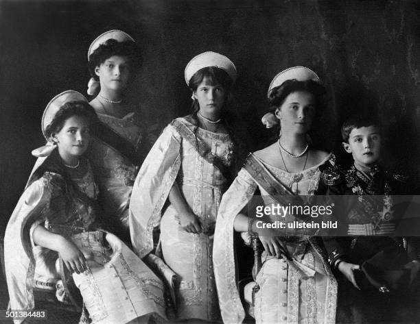 Alexei Nikolaevich Romanov Tsarevich of Russia only son of Russian emperor Nicholas II with his sisters Maria, Tatiana, Anastasia, Olga, heir to the...