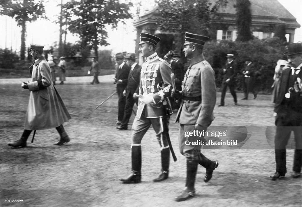 Prince Sigismund of Prussia *27.11.1896-14.11.1978+ Nephew of last German Emperor Wilhelm II, second son of Prince Heinrich of Prussia and his wife Princess Irene of Hesse and by Rhine Sigismund (c) attending the racecourse in Berlin - Karlshorst - 1