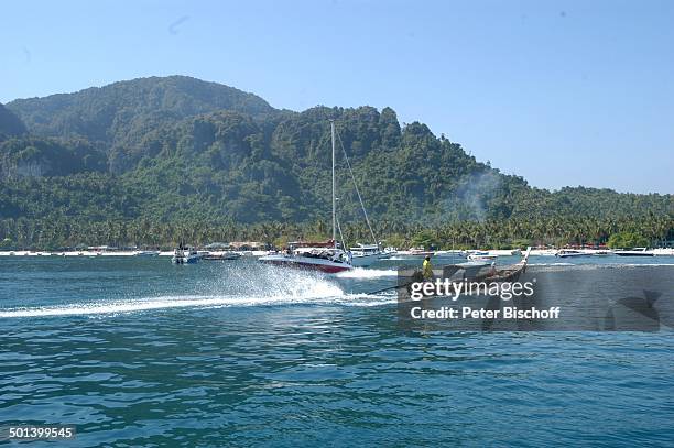 Insel Phi Phi Island, Andamanen-See, Thailand, Asien, Strand, Palmen, Reise, BB, DIG; P.-Nr.: 192/2004, ;