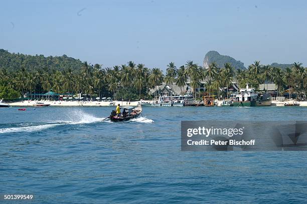 Insel Phi Phi Island, Andamanen-See, Thailand, Asien, Strand, Palmen, Reise, BB, DIG; P.-Nr.: 192/2004, ;