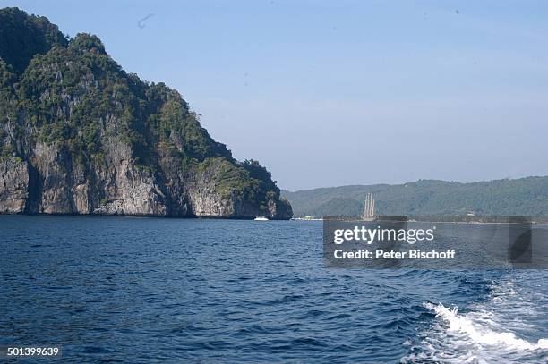 Felsen bei Insel Phi Phi Island, Andamanen-See, Thailand, Asien, Reise, BB, DIG; P.-Nr.: 192/2004, ;