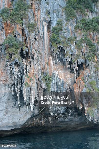 Felsen bei Insel Phi Phi Island, Andamanen-See, Thailand, Asien, Reise, BB, DIG; P.-Nr.: 192/2004, ;