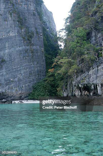 Felsen bei Insel Phi Phi Island, Andamanen-See, Thailand, Asien, Reise, BB, DIG; P.-Nr.: 192/2004, ;