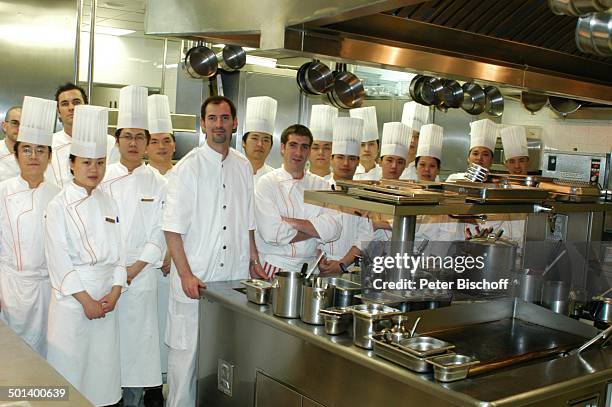 Chef-Koch, Küche im "Shangi-La"-Hotel Pudong, Shanghai, China, Asien, Köche, Uniform, Koch-Mütze, Promi, BB, DIG; P.-Nr.: 386/2006, ;