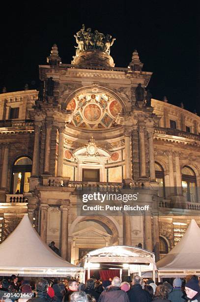 Opernplatz und "Semper Oper", 1. Dresdner "Semper-Opernball", Dresden, Sachsen, Deutschland, Europa, Promi, BB, DIG; P.-Nr.: 018/2006, ;