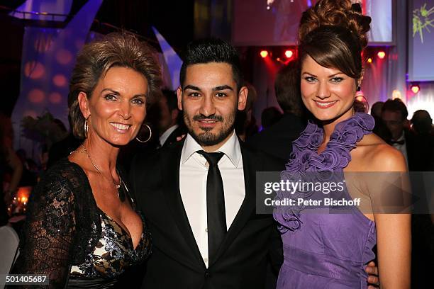 Liane Wirzberger , Ilkay G?ndog , Kerstin Landur , Gala 32. "Deutscher Sportpresseball", Alte Oper, Frankfurt, Hessen, Deutschland, Europa, Sportler...