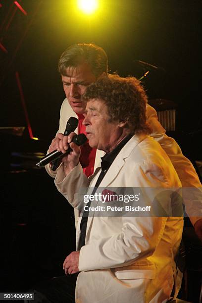 Tony Marshall mit Sohn Marc Marshall , Konzert "Rund um den Globus" -"Welthits 2", Freilichtbühne Ötigheim, Baden-Württemberg, Deutschland, Europa,...