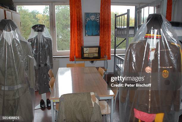 Unterkunftsraum für Soldaten, NVA-Museum , Prora, Ostsee-Insel Rügen, Mecklenburg-Vorpommern, Deutschland, Europa, Ostseeinsel, Anzug, Uniform,...