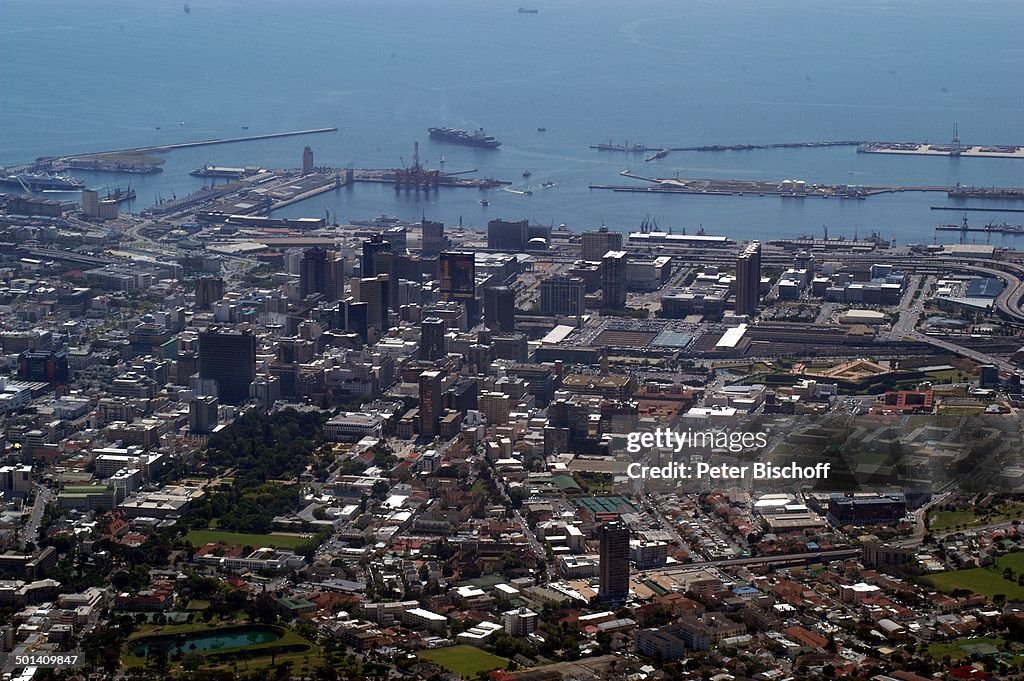 Blick auf Kapstadt, Hafen und Atlantischen Ozean, von Berg-Station, Tafelberg-Nation