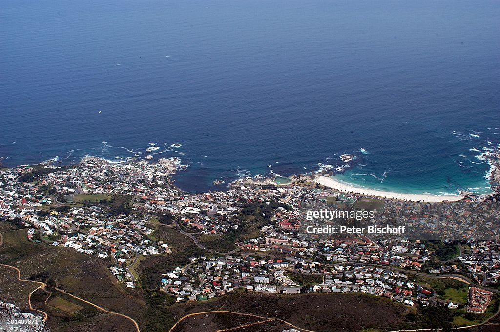 Blick auf Kapstadt aus Gondel Tafelberg-Seilbahn, Tafelberg-Nationalpark, Kapstadt, 