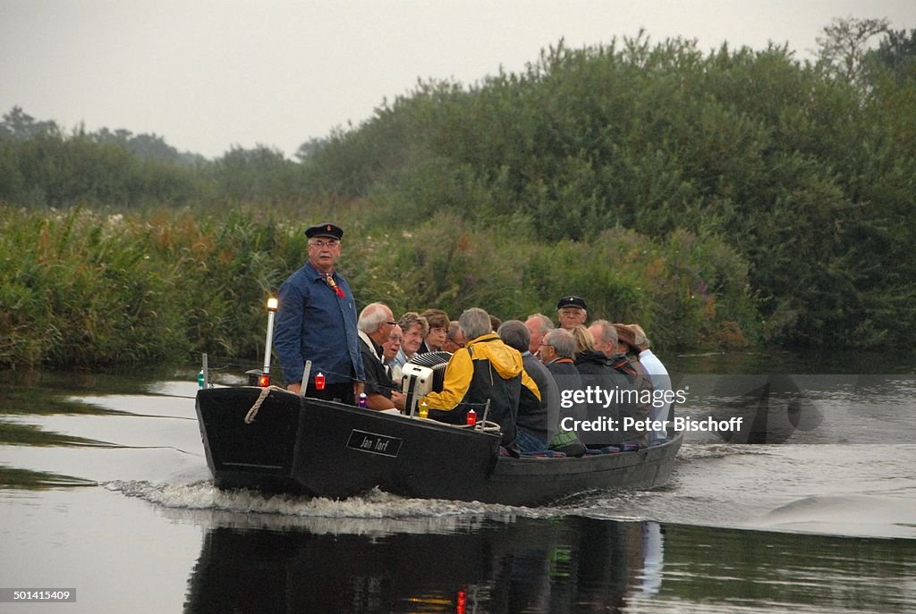 Torfkahnfahrt, Fluss Hamme, Osterholz-Scharmbeck (bei B R E M E N), Teufelsmoor, Nie