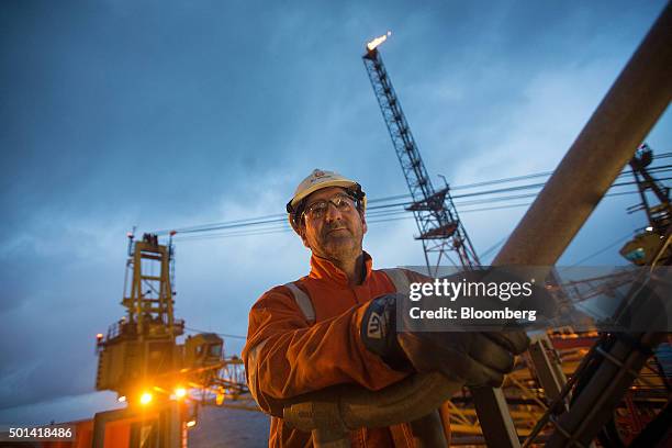 Armada Rig 1,356 Oil Rig North Sea Stock Photos, High-Res Pictures, and Images ...