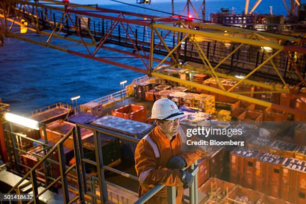 Armada Rig 312 North Sea Oil Rig Workers Stock Photos, High-Res Pictures, and ...