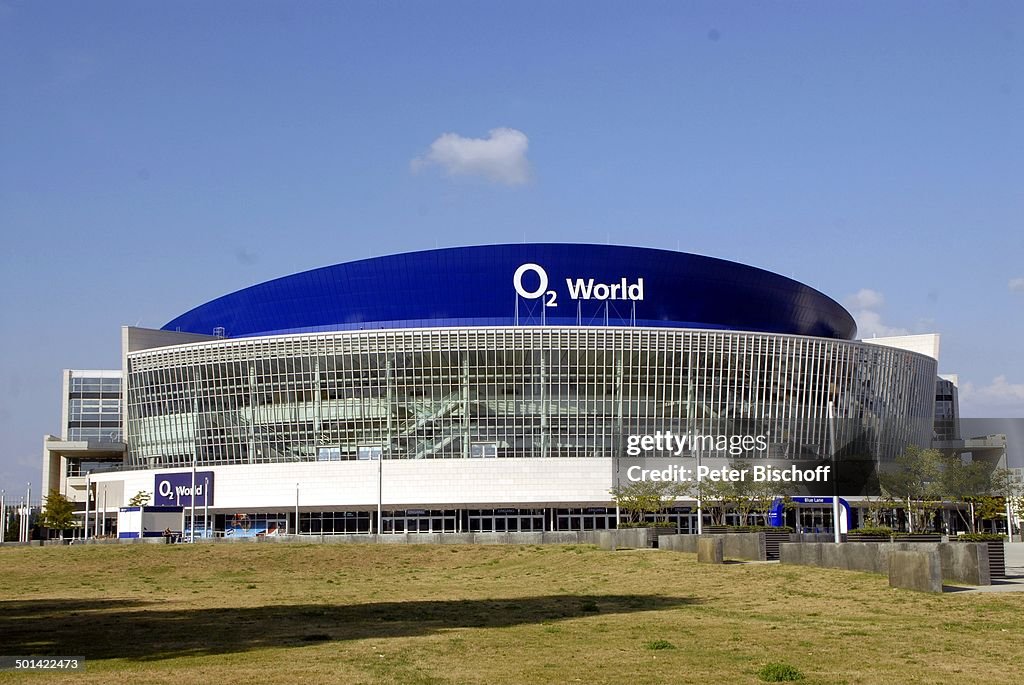 Gebäude von "O2 World", Friedrichshain, Berlin, Deutschland, Europa, Halle, Logo, Re