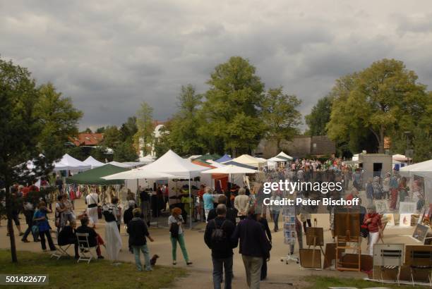 Besucher, 13. "Open-Air-Galerien-Fest", Parkplatz an der Bergstraße, Worpswede , Teufelsmoor, Niedersachsen, Deutschland, Europa, Künstlerdorf,...