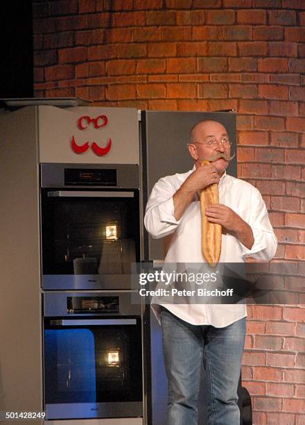 Horst Lichter mit Baguette, 3. Tournee-Programm "Jetzt kocht er auch noch!" , Stadthalle, Osterholz-Scharmbeck, Niedersachsen, Deutschland, Europa,...