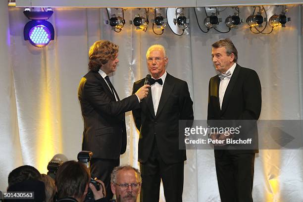 Michael Steinbrecher , Franz Beckenbauer, Wolfgang Niersbach , Gala 32. "Deutscher Sportpresseball", Alte Oper, Frankfurt, Hessen, Deutschland,...