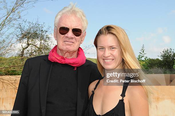 Burkhard Driest, Tochter Johanna, Restaurant "Ses Roques", Playa de Comte, Insel Ibiza, Balearen, Spanien, Europa, Urlaub, Sonnenbrille, Vater,...