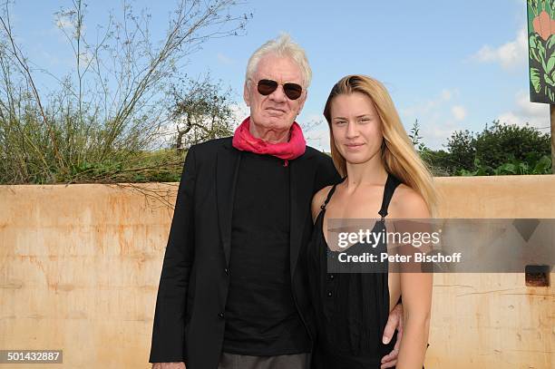 Burkhard Driest, Tochter Johanna, Restaurant "Ses Roques", Playa de Comte, Insel Ibiza, Balearen, Spanien, Europa, Urlaub, Sonnenbrille, Vater,...