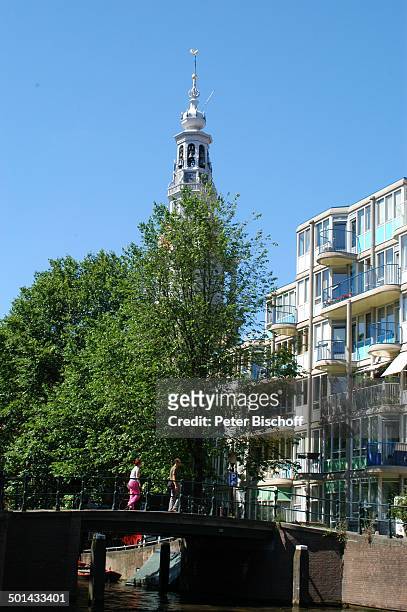 Häuser und Turm am Grachtenkanal, Amsterdam, Niederlande, Holland, Europa, Gracht, Kanal, Reise, BB, DIG; P.-Nr.: 941/2005, ;