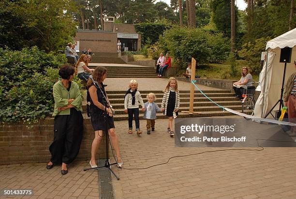 Besucher, 9. "Open-Air-Galerien-Fest", Bergstraße, Worpswede , Niedersachsen, Deutschland, Europa, Gäste, Kinder, Kind, Reise, AS, DIG; P.-Nr....