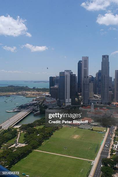 Blick vom "Swissôtel - The Stamford" auf Skyline und Cricket-Platz, Marina Bay, Singapur, Asien, Hotel, Gebäude, Hochhäuser, Reise, BB, DIG; P.-Nr.:...