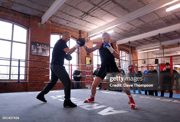Andy Rese Boxer 65 Andy Lee Boxer Stock Photos, High-Res Pictures, and Images - Getty ...