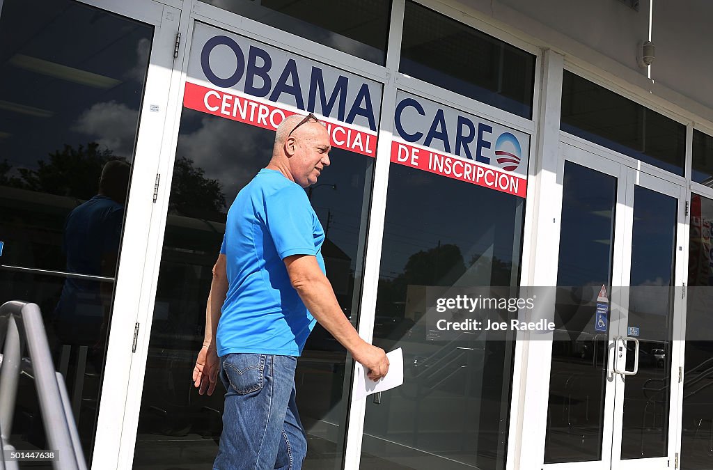 Florida Residents Sign Up For Affordable Care Act On Deadline Day