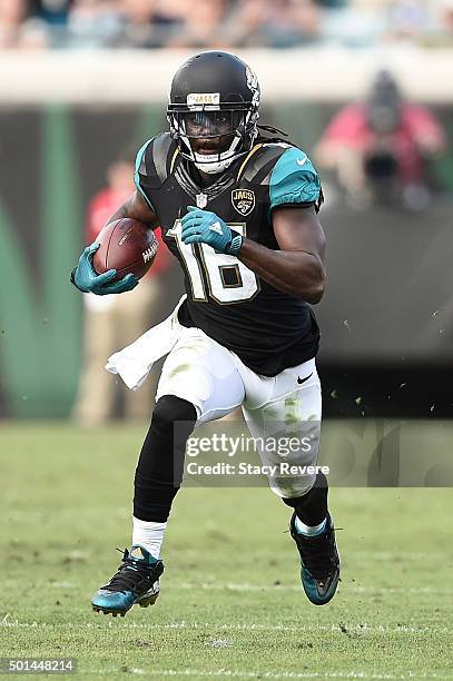 Denard Robinson of the Jacksonville Jaguars runs for yards during a game against the Indianapolis Colts at EverBank Field on December 13, 2015 in...